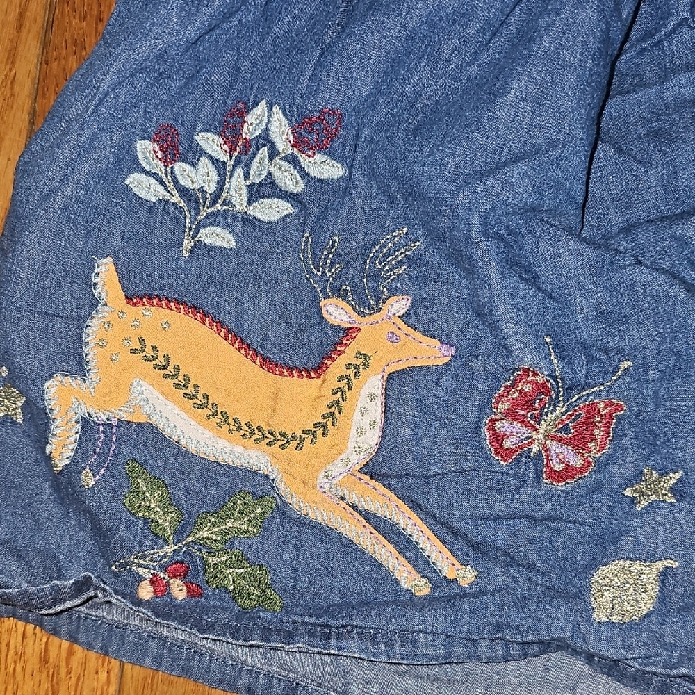 Mini Boden Blue Skirt with Embroidered Deer and Flowers - Picture 4 of 10